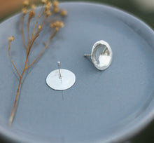 Load image into Gallery viewer, Hammered silver studs