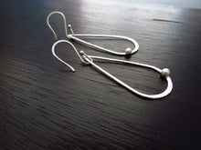 Load image into Gallery viewer, Modern lightweight silver dangle earrings