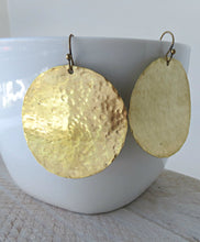 Load image into Gallery viewer, Hammered round brass earrings