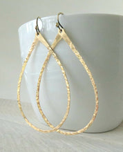 Load image into Gallery viewer, Hammered brass teardrop earrings