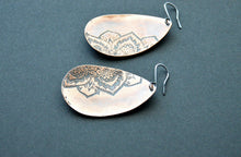 Load image into Gallery viewer, Rustic copper mandala earrings