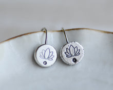 Load image into Gallery viewer, Small silver lotus flower earrings