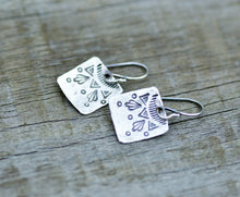 Load image into Gallery viewer, Dainty square silver earrings