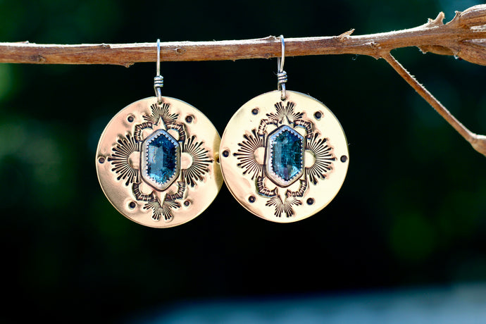 Blue kyanite and brass earrings with stamped design