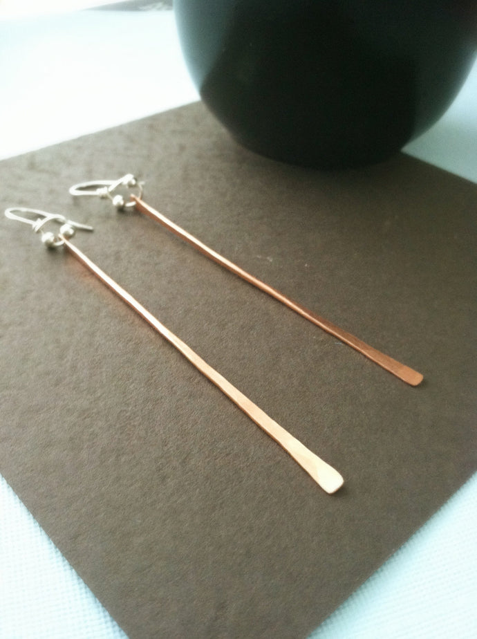Hammered copper bar earrings