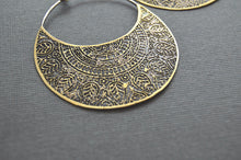 Load image into Gallery viewer, Large Mandala earrings in brass and silver
